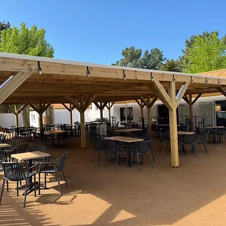 Escale Du Perthuis Camping