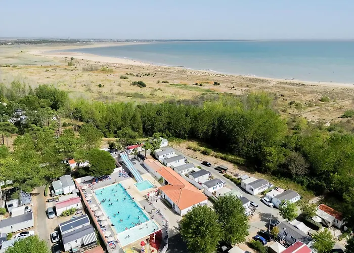 Escale Du Perthuis キャンプ場 *