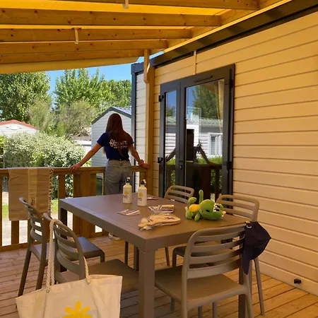 Campingplads Escale Du Perthuis *