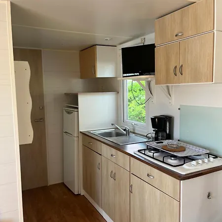 Campingplads Escale Du Perthuis *