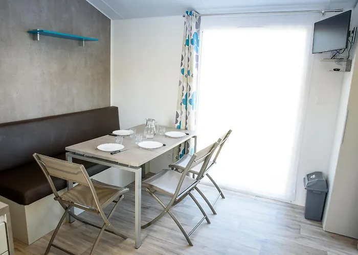 Escale Du Perthuis Camping *