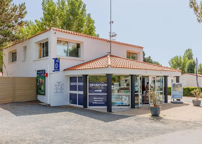 Camping Escale Du Perthuis *